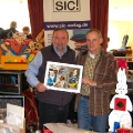 Übergabe des Cartoons an die sic Helden